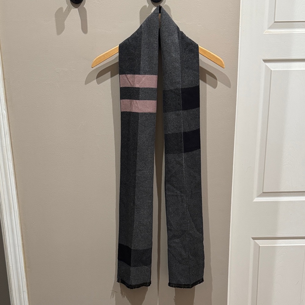 Gray and Black Scarf